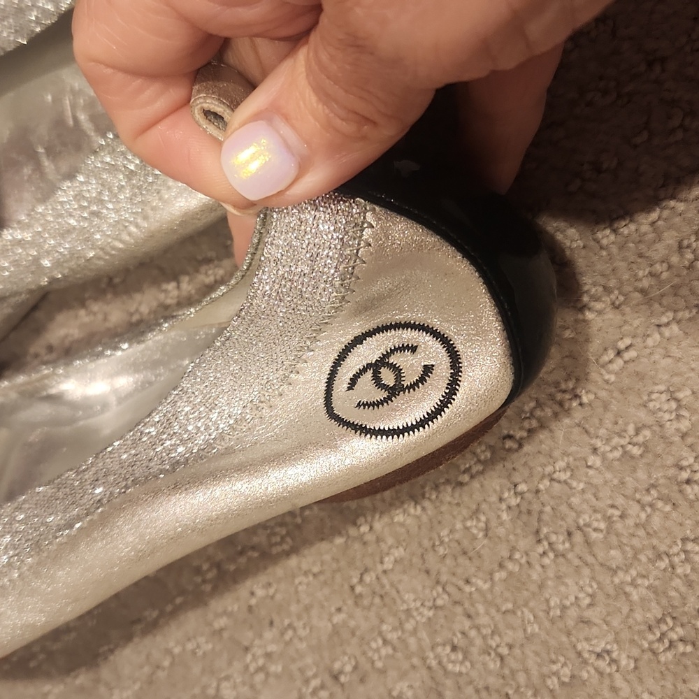 Chanel Silver And Black ballet slippers 38 1/2 [Size 8] - Picture 4 of 13